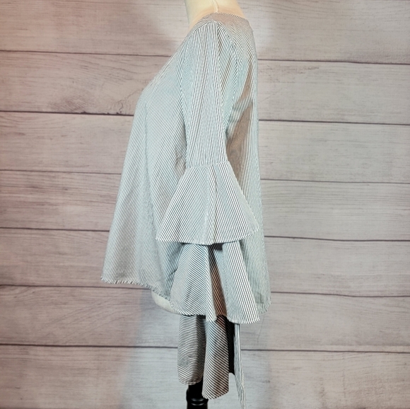 ABOUND Striped 3 Tiered Sleeve Blouse Blue and White Size Small - Picture 2 of 6